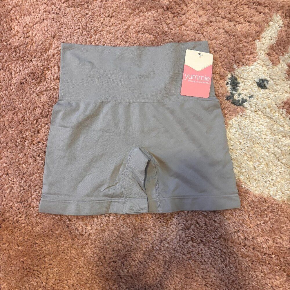 NWT Yummie GULL YT5-159 Women's L/XL Seamless Ultralight Shaping Shortie Gray